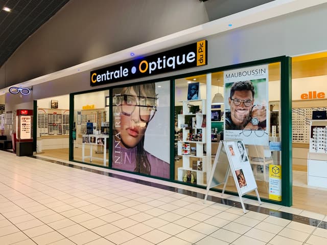 Photo de la devanture de Centrale Optique